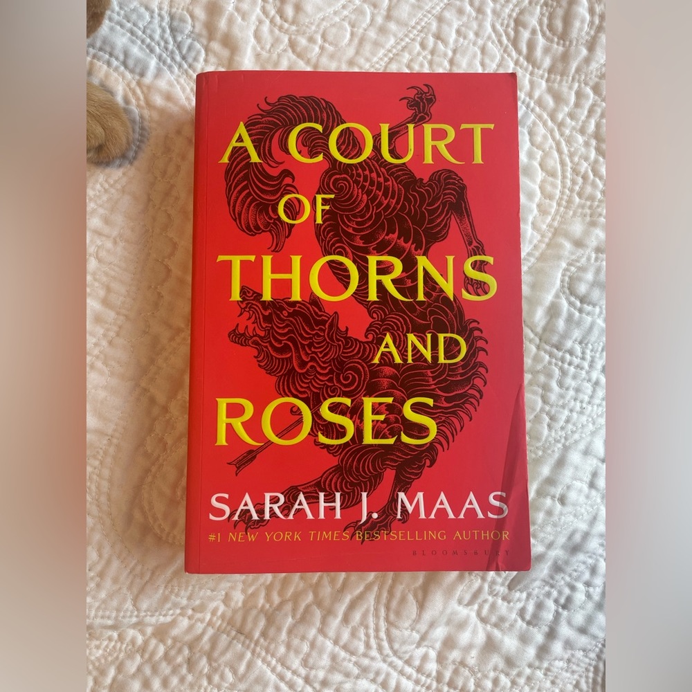 A court of thorns and roses by Sarah J. Maas